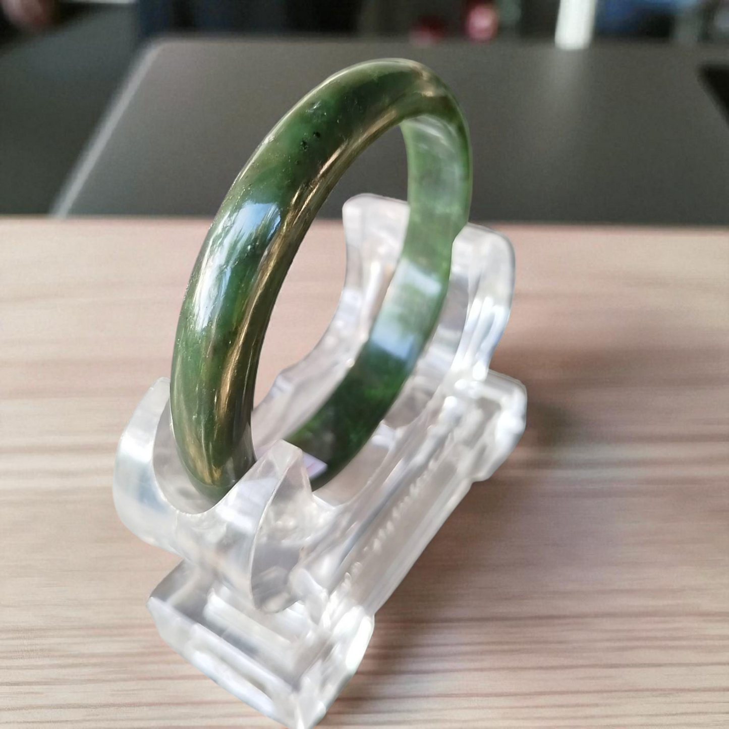 Beautiful Natural Green Nephrite Jade Bangle