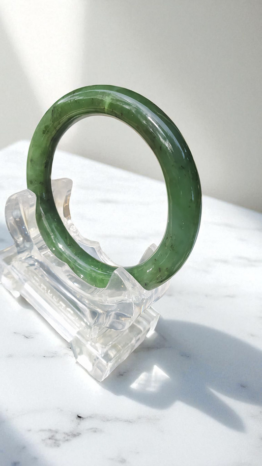 Beautiful Natural Green Nephrite Jade Bangle