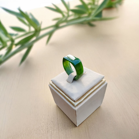 Beautiful Ring Green Nephrite Jade