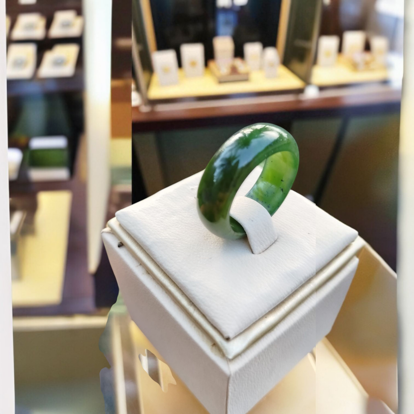 Beautiful Ring Green Nephrite Jade