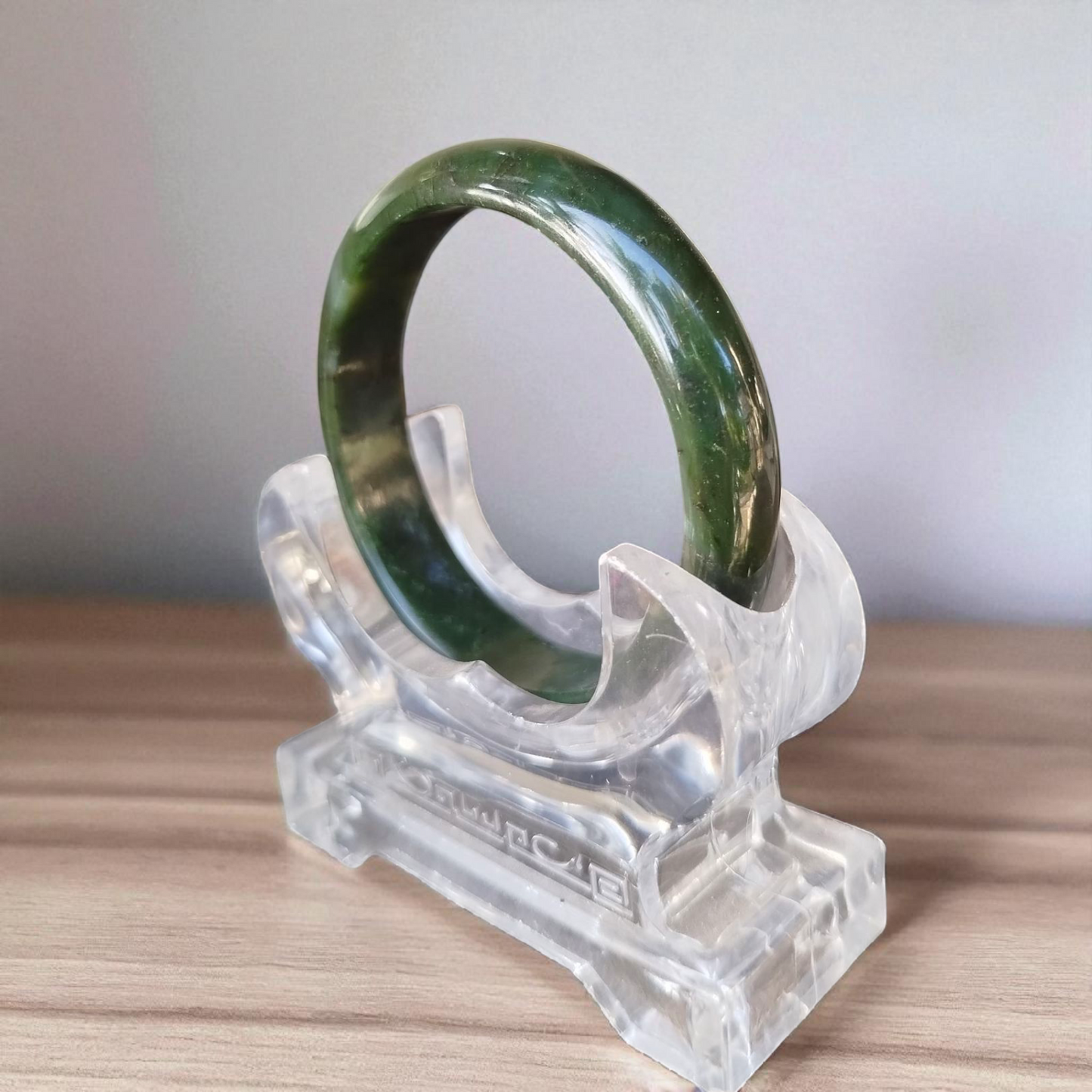 Beautiful Natural Green Nephrite Jade Bangle